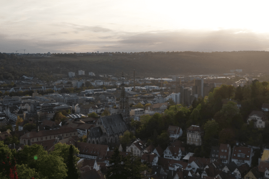 DJI Mini 3 Pro bei einem Landschaftsbild während dem Sonnenuntergang